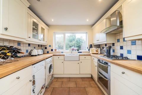1 bedroom flat to rent, Ferrers Road, London SW16