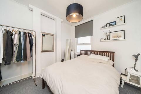 1 bedroom flat to rent, Ferrers Road, London SW16