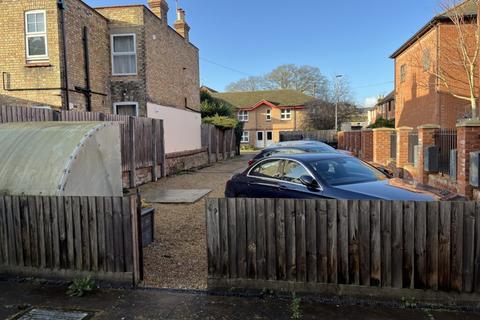 undefined, Flat 2, 124 High Street, Newmarket