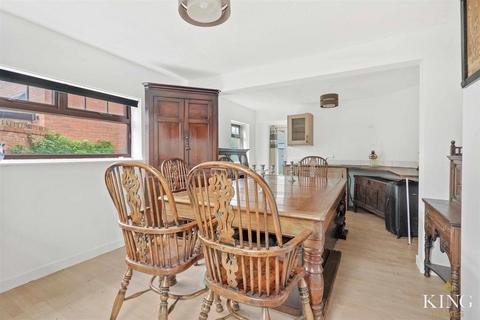 undefined, The Ridgeway, Astwood Bank