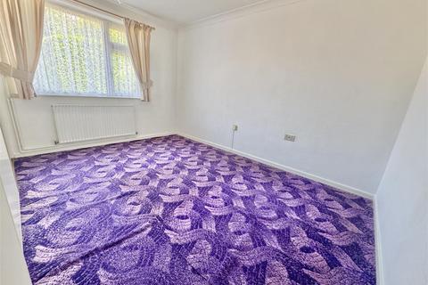 undefined, Monton Close, Luton, LU3 2TQ
