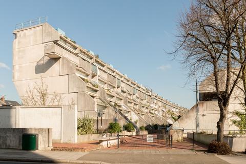 3 bedroom flat for sale, Rowley Way XII, London NW8