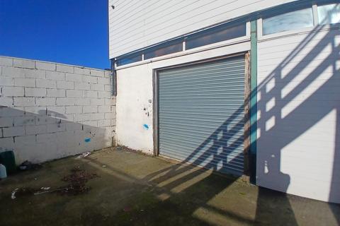 Industrial unit to rent - Long Lane, Heath Charnock, Chorley