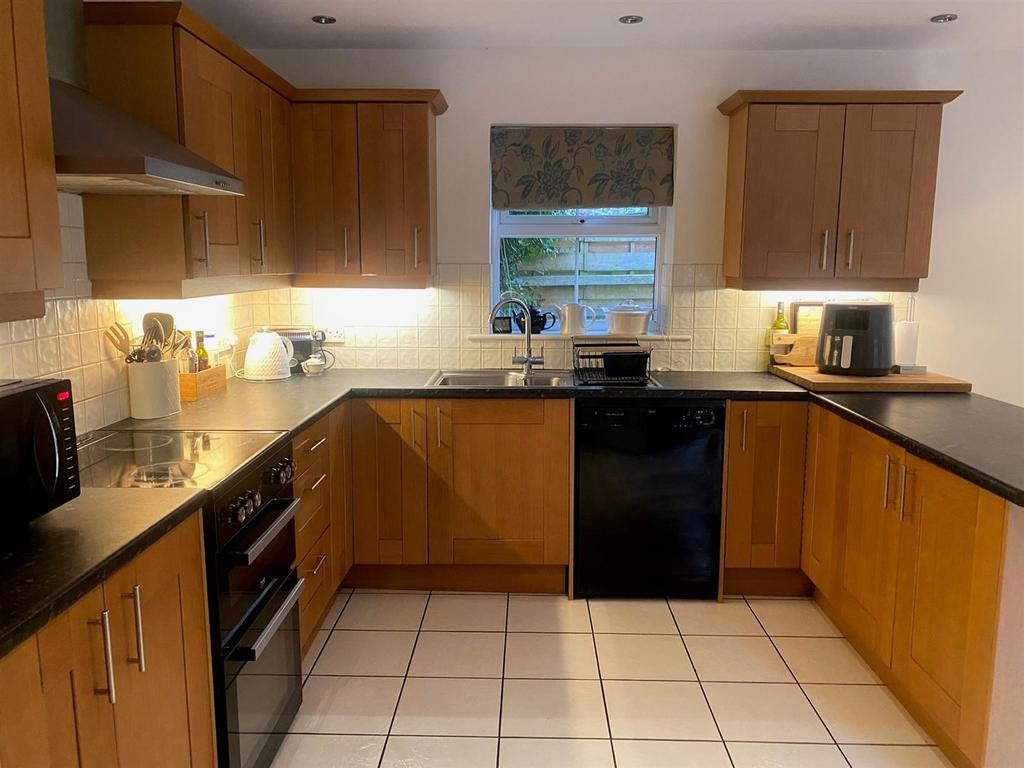 Kitchen 7.jpg