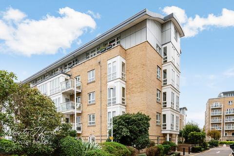 St Davids Square, London E14