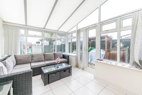 3 bedroom semi-detached house for sale, Pinner Park Gardens, Harrow, HA2
