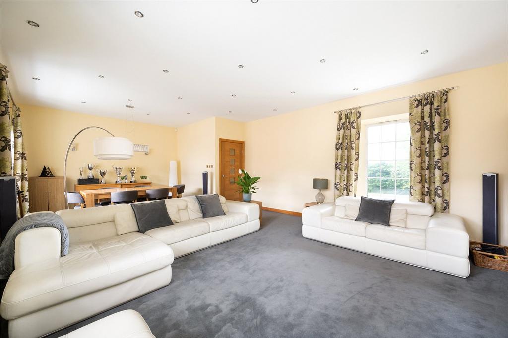 Sitting/Dining Room