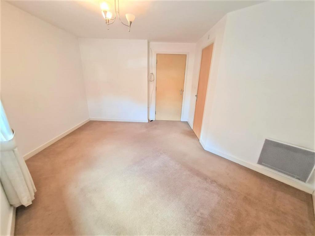 Master Bedroom Pic 1
