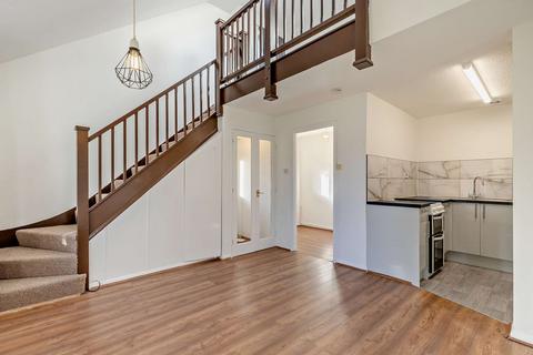 2 bedroom cluster house for sale, Beaune Close, Northampton, NN5