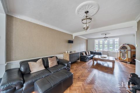 5 bedroom semi-detached house for sale, Balgores Square, Gidea Park