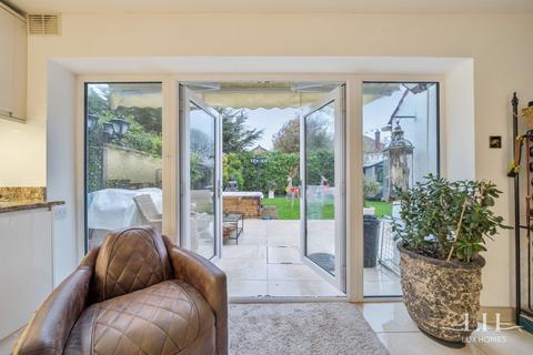 5 bedroom semi-detached house for sale, Balgores Square, Gidea Park