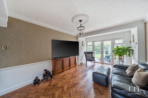 undefined, Balgores Square, Gidea Park