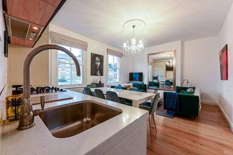 2 bedroom flat to rent, Stanlake Road, Shepherd's Bush, London, W12