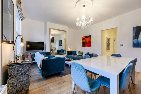 2 bedroom flat to rent, Stanlake Road, Shepherd's Bush, London, W12