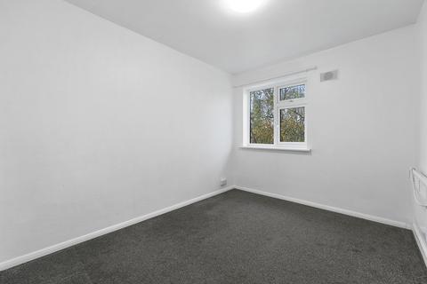 2 bedroom apartment to rent, Ross Road, York Court, SM6