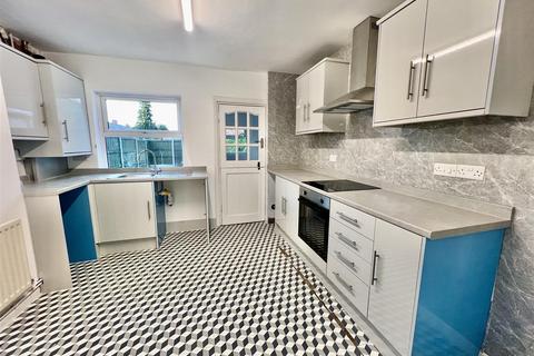 2 bedroom terraced house to rent, Landsdown Grove, Nottingham NG10