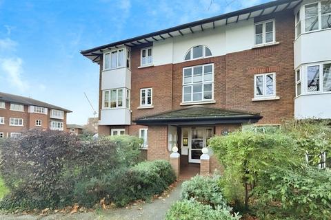 1 bedroom flat to rent, Kingsworthy Close, Surrey KT1