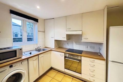1 bedroom flat to rent, Kingsworthy Close, Surrey KT1