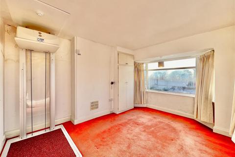undefined, Central Avenue, Hounslow TW3