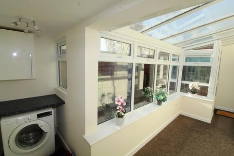 2 bedroom bungalow for sale, Carlson Gardens, Lutterworth LE17