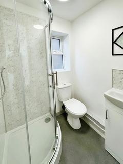 1 bedroom in a house share to rent, Kingshill Road, Swindon, SN1 4NG
