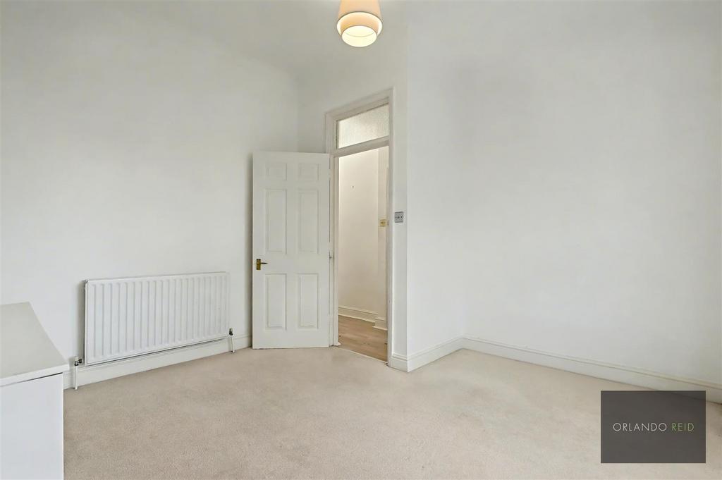 41 A Kimberley Road SW9 9 DQ-3.jpg