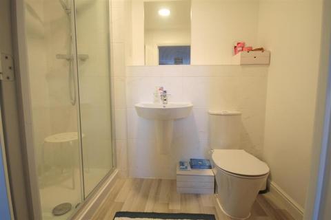 2 bedroom flat for sale, The Waterfront, Manchester