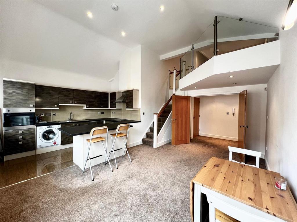 Kitchen2.jpg