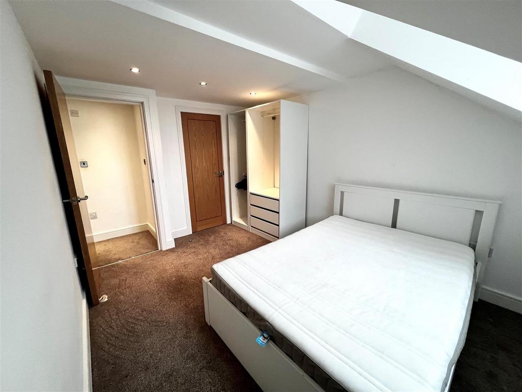 Bedroom1.jpg