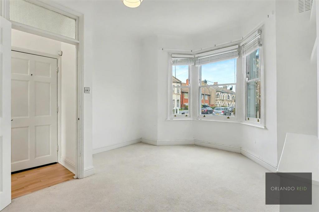 41 A Kimberley Road SW9 9 DQ-2.jpg