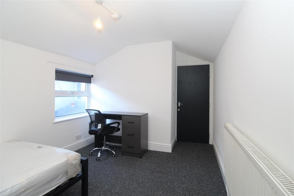 Qjzqrb0 SGES4 7vazo3w PA.jpg