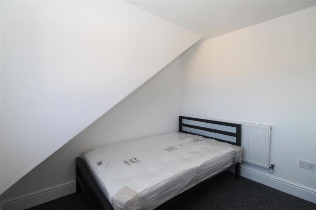 Zvb8pe FZmkm2a Bc OVmi-c Q.jpg