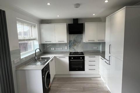 3 bedroom end of terrace house to rent, Langridge Drive, Portslade, Brighton, East Sussex, BN41