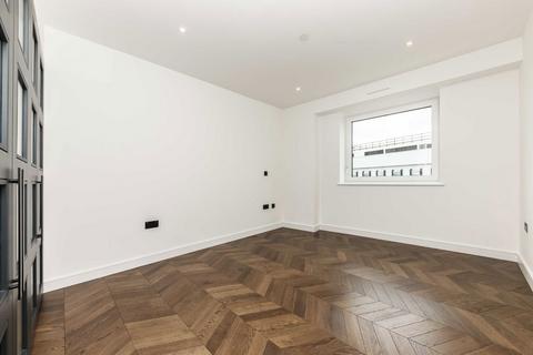 2 bedroom flat to rent, Brook Street, Kingston Upon Thames KT1