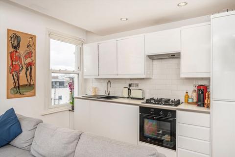 2 bedroom flat for sale, Lavender Hill, London SW11