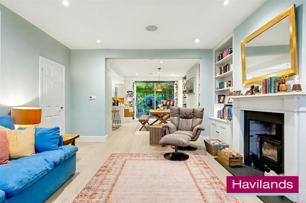 Hoodcote Gardens N21 2 NE-21.jpg