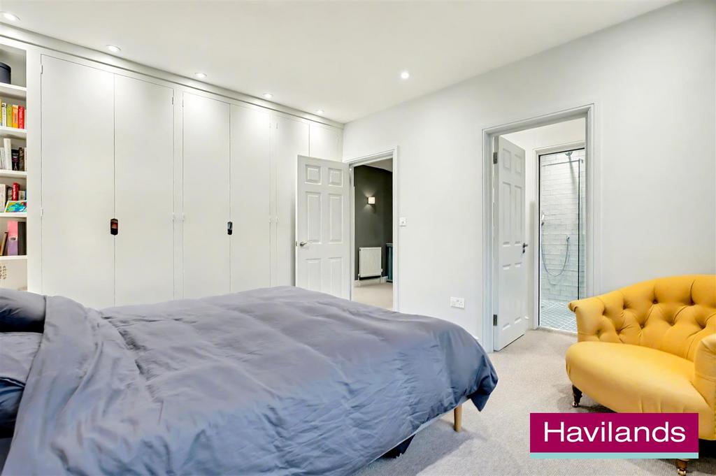 Hoodcote Gardens N21 2 NE-15.jpg