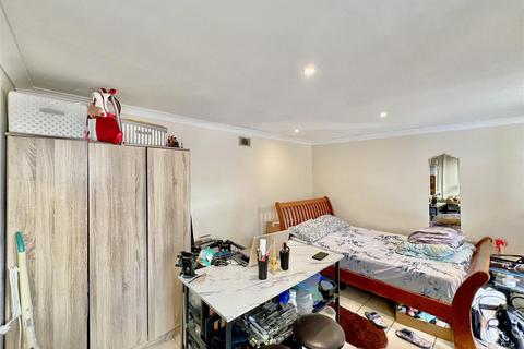 undefined, Clifford Road, Hounslow TW4