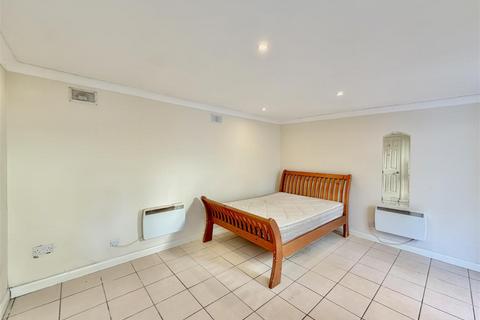 undefined, Clifford Road, Hounslow TW4