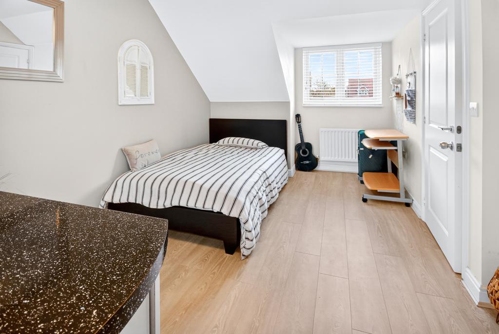 12stonechatcroftlarge10