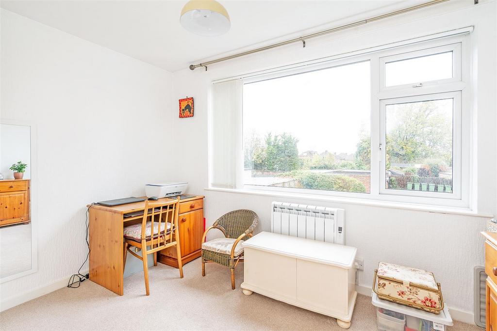 32 Croftleigh Gardens 8.jpg