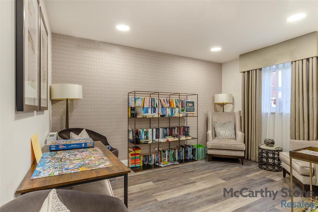 8669243-interior01.jpg