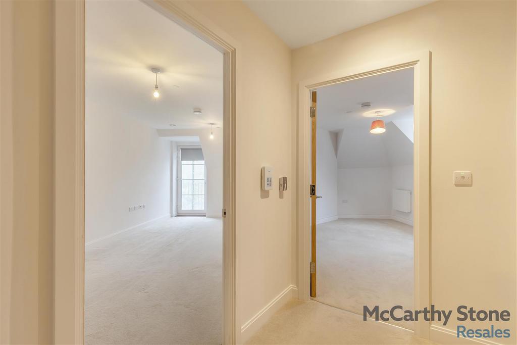 8669243-interior03.jpg