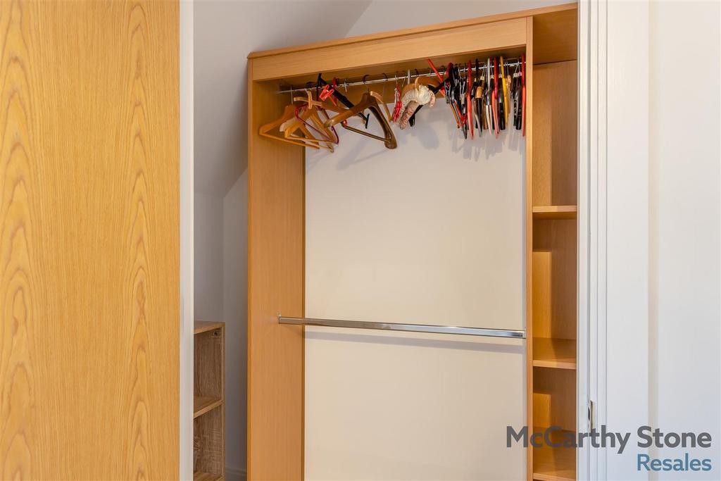 8669243-interior14.jpg