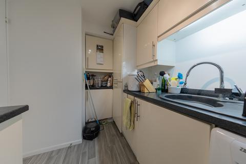 2 bedroom flat for sale, Heathlands Grove, Northfield B31