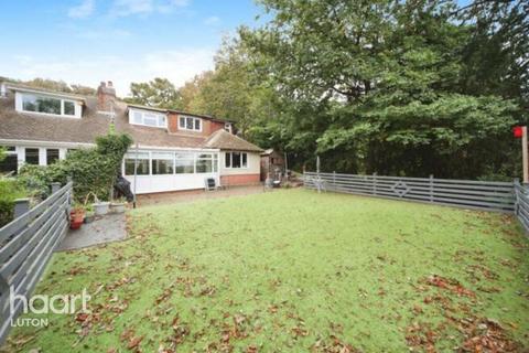 undefined, Hart Hill Lane, Luton