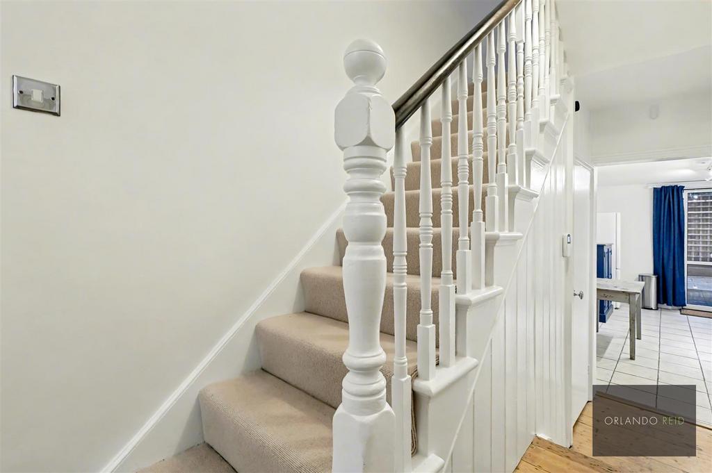 39 Strathleven Road SW2 5 JS-16.jpg