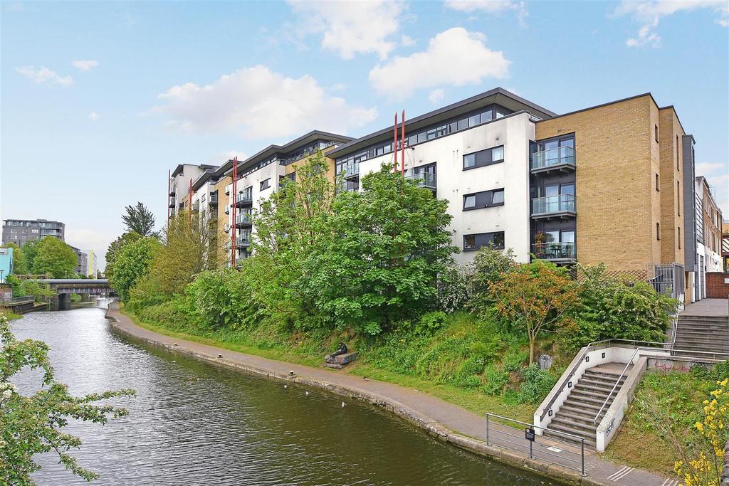 Tequila-Wharf-681-Commercial-Road01.JPG