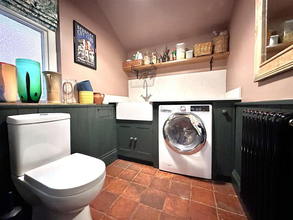Ground Floor W.C/ Utility 501