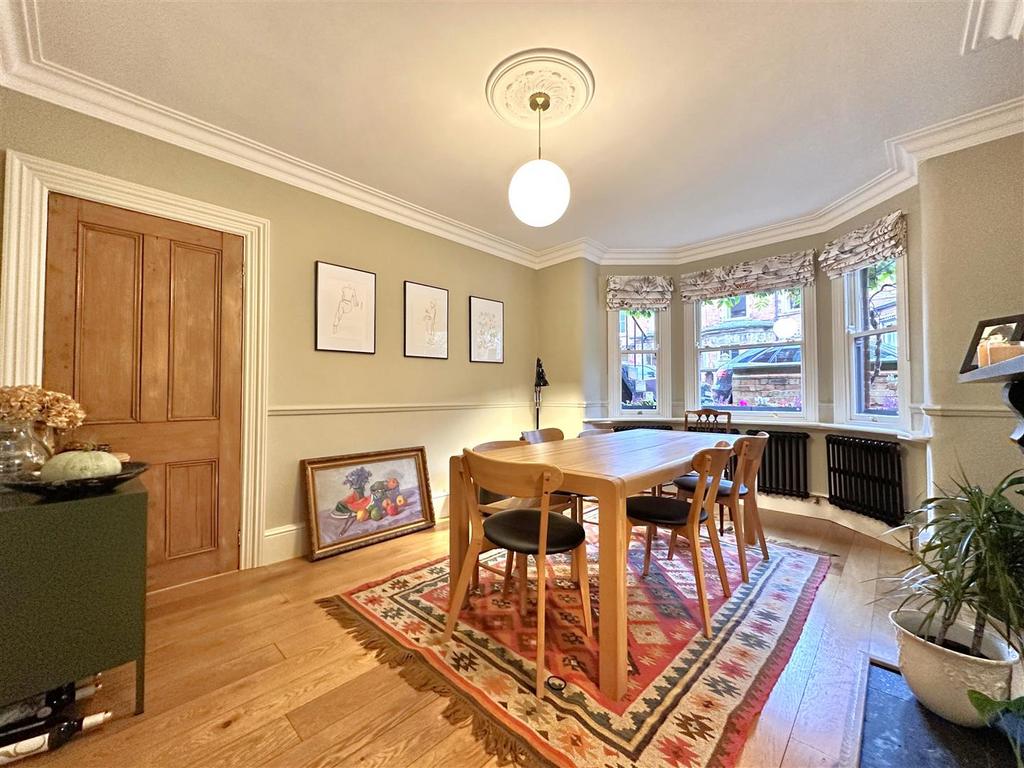 Dining Room 528